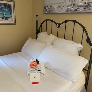 Privatunterkunft Cozy Near Airport & Highway Saint Louis